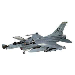  08025 1/32 F 16A Plus/C Fighting Falcon Toys & Games
