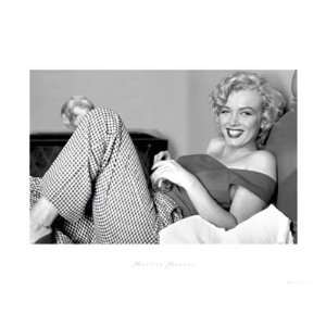  Marilyn Monroe Bed   Poster (31.5x23.5)