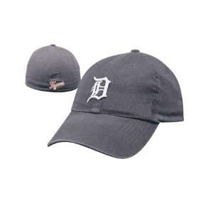   Tigers Franchise Fitted MLB Cap (Blue) (X Large) Sports & Outdoors