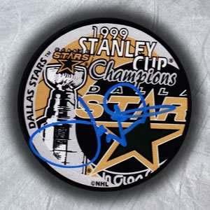   : JOE NIEUWENDYK Dallas Stars SIGNED 99 Cup Puck: Sports Collectibles