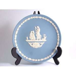  Wedgwood Mothers Day collector plate 1976 in blue jasperware 