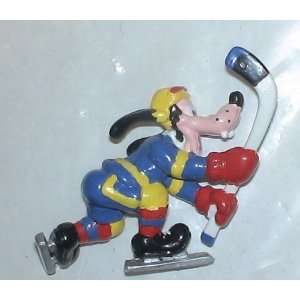  Vintage Pvc Figure  Disney Goofy Hockey 
