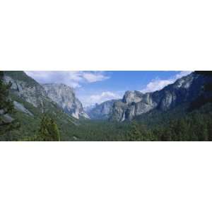  View of Bridal Veil Falls at Yosemite Valley, Yosemite 