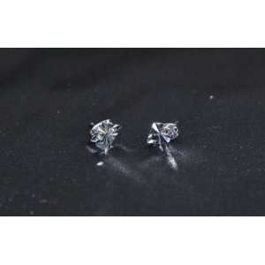  Amazing 925 Sterling Silver Diamond Shape Stud Earrings 