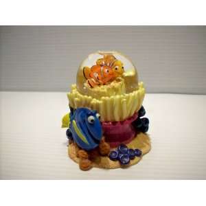  Finding Nemo Glitter Globe 