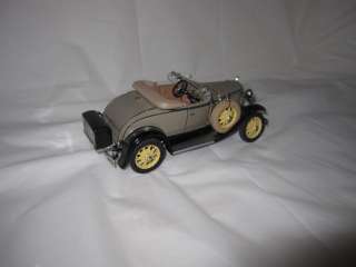 Danbury Mint 1/24 1931 Ford Model A Diecast Precision Model Car Beige 