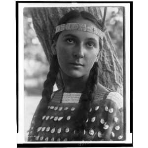 Lucille,Dakota Indian Woman,Great Plains,c1907,Edward S Curtis 