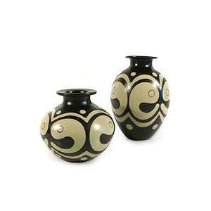  Chulucanas ceramic vases, Original Past (pair)