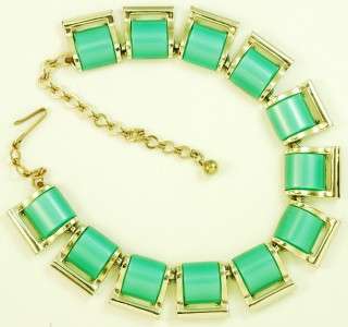 VINTAGE CLEOPATRA STYLE GREEN THERMOSET NECKLACE  