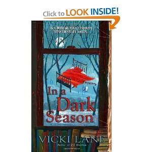    In a Dark Season [Mass Market Paperback] Vicki Lane Books