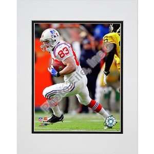   File New England Patriots Wes Welker Matted Photo: Sports & Outdoors