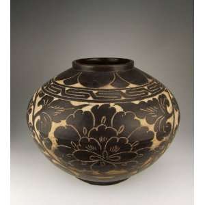  one Cizhou Ware SGRAFFIATO Black glaze Porcelain Vase 