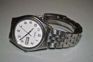  SEIKO 7N43 Stainless Steel Mens Watch Day Date & White Dial  