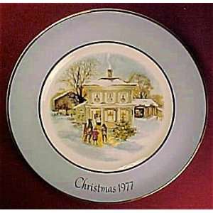    Wedgwood 1977 Christmas Carollers in the Snow Plate