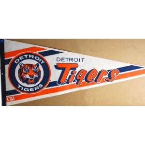  Vintage Detroit Tigers   Baseball Pennant   12x28 Inches 