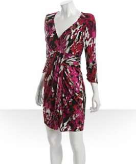 Laundry by Shelli Segal fuchsia abstract printed jersey v neck dress 