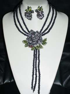 3D ROSE W.BEE BLACK SIMULATED PEARL NECKLACE & EARRING SET  