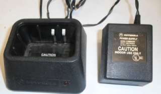 Motorola Battery Charger NTN4881B 1 for Two Way Radio Batt w/ AC Power 