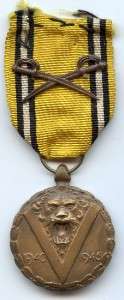 Medal of the War 1940 45 with crossed Swords, Belgium Cavalry ref 