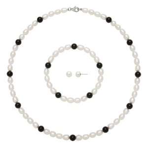  6 7mm Oval White Freshwater Pearl and Round Onyx Necklace 