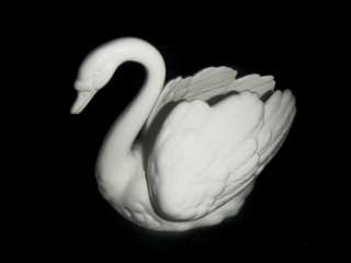 Elegant Goebel Porcelain China White Swan Figurine   Made in W Germany 