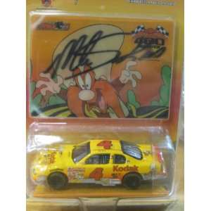   Mike Skinner 164 Kodak 2002 Car W/Collectors Card Toys & Games