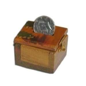 Ching Ling Coin Box   Money / Close Up Magic Trick: Toys 