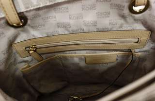 Michael Michael Kors womens jet set signature vanilla tote handbag $ 